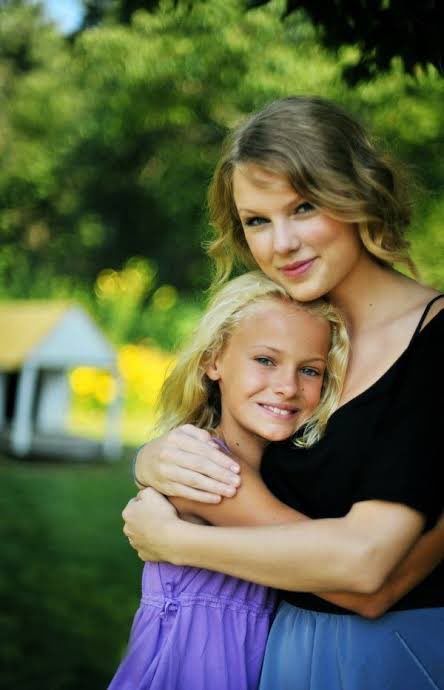 LaPuercaylor's tweet photo. Fotos de cuando pasaban tiempo con Taylor 🥹 https://t.co/YuAD0iAqNl
