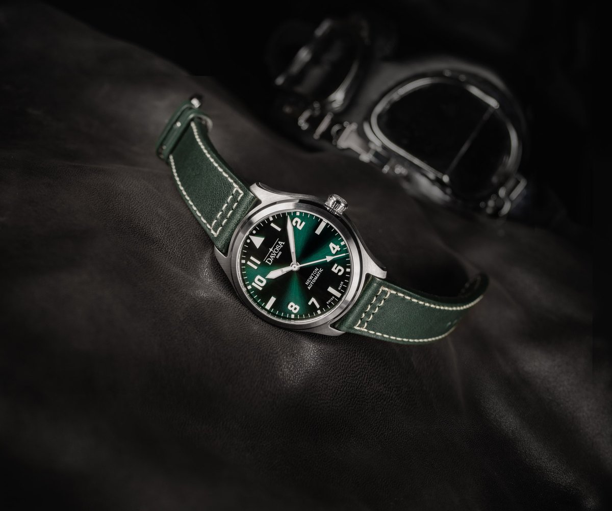 Davosa_USA's tweet photo. Green Flight π π©οΈ #swissmade #watchwabi #menswatches #watchphoto https://t.co/oCyvtI8vwm