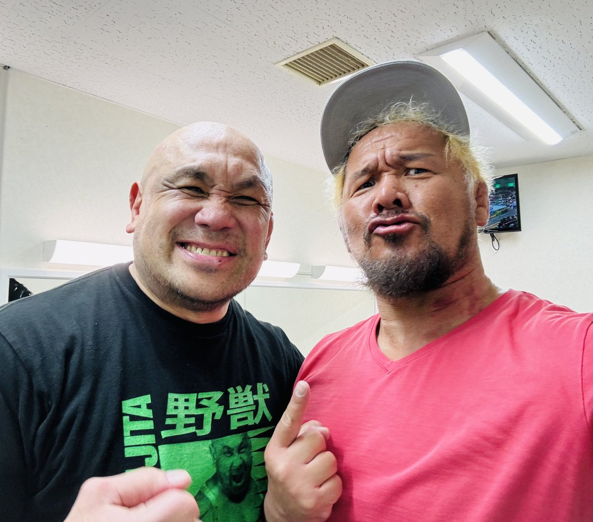 GBH_makabe's tweet photo. 唯一の同期、またょ😁👍

＃新日本プロレス
＃真壁刀義
＃藤田和之 https://t.co/Jbxljcxllq