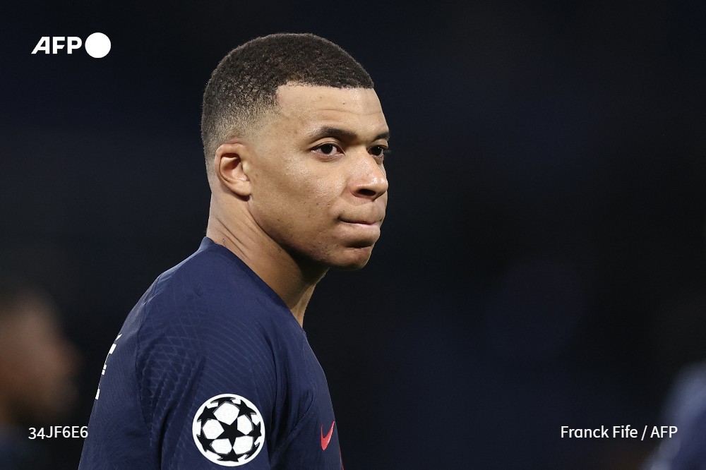 Foot : Kylian Mbappé a annoncé aux dirigeants parisiens son intention de quitter le PSG (source proche du club) #AFP