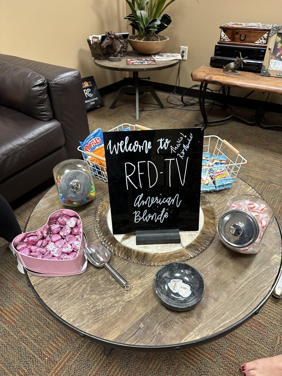 americanblnde's tweet photo. We had so much fun chatting & performing our new song, Why Girl, on @OfficialRFDTV ! Thank yโall so much again for having us! ๐ฅฐ๐ซถ๐ถ
#rfdtv #musicrow #newmusic #whygirl #americanblonde https://t.co/uZR8UgxziK