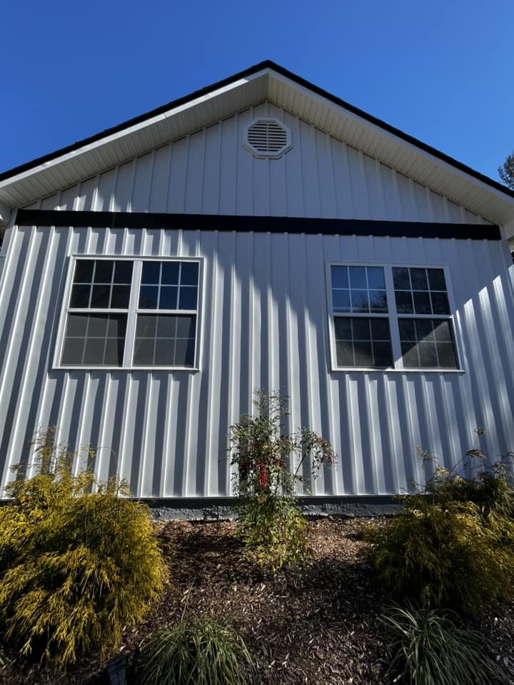 Our textured White Board & Batten Steel Siding transformed this home in Western North Carolina! Not to mention, another awesome install by Pro Property Services! #steelsiding #boardandbattensteelsiding #metalsiding 

🔹 Learn more at truemetalsupply.com/boardandbatten
🔹WeatherXL® Coil…