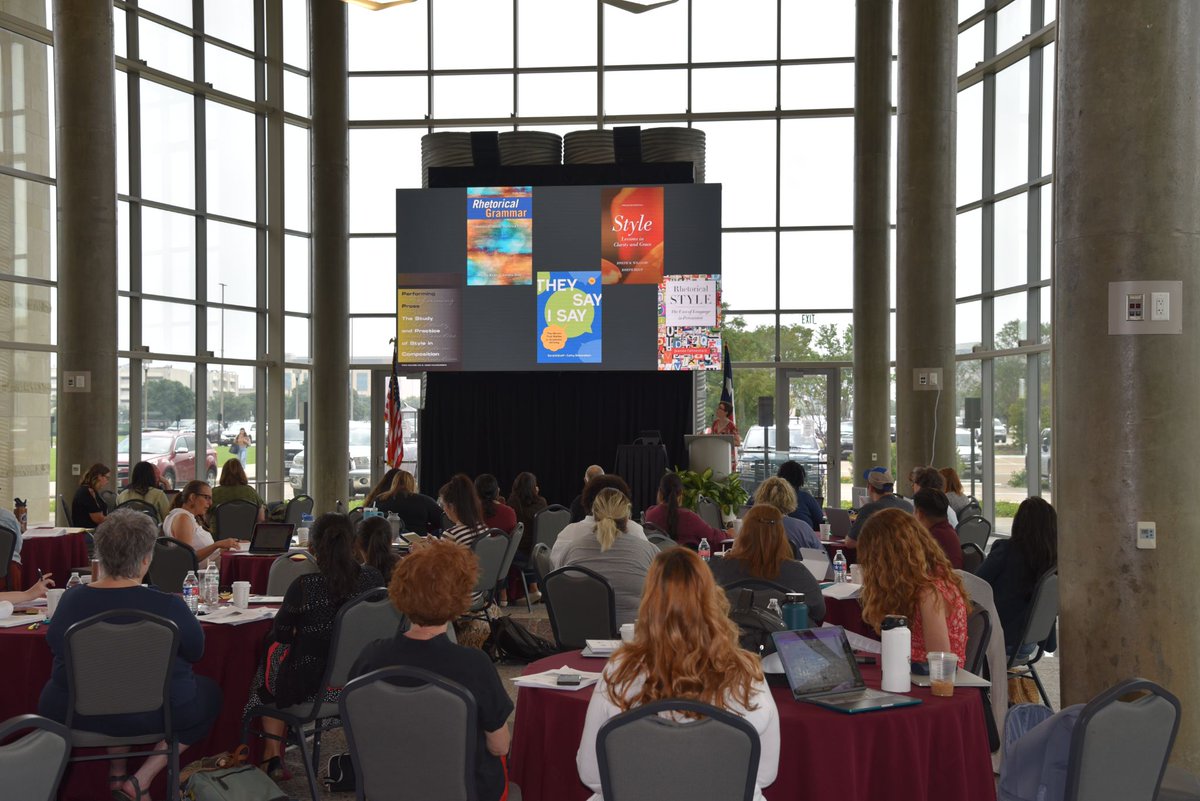 **ATTN: TEXAS TEACHERS**
From 5:00–6:15 p.m. on MARCH 5, <a href="/humanitiestexas/">Humanities Texas</a> will hold a FREE webinar on evaluating and responding to secondary-level student writing. #htxedu

APPLY NOW! bit.ly/studentwriting…