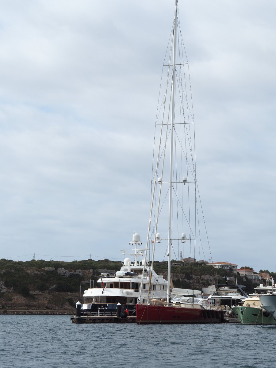Sailing and motor yachts in the marina!
⛵🛥️
#marinaportmahon #ipmgroup #Menorca #balearicislands #mediterraneansea #marmediterraneo #marina #superyacht #mahón #mooringinmenorca #mediterraneansea