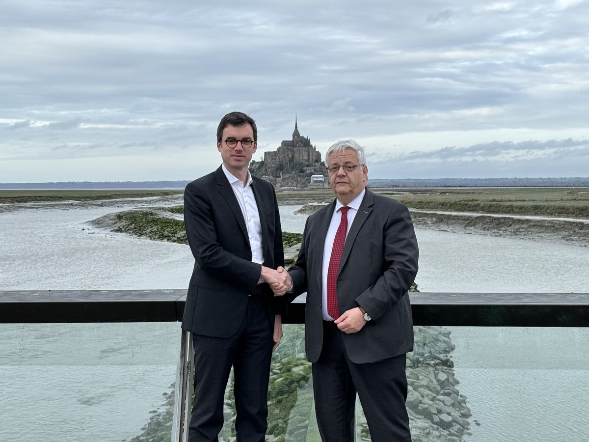 🤝 entre  <a href="/EPMontStMichel/">Etablissement public du Mont Saint-Michel</a> &amp; <a href="/orangebusiness/">Orange Business</a> qui met à disposition son système Flux Vision 📊 . 

🎯L’objectif  : mieux analyser la fréquentation et les mobilités sur le site.

🖋️ de <a href="/thomasvelter/">Thomas Velter</a> &amp; <a href="/91mmaouche/">marc maouche</a>

<a href="/OrangeNormandie/">OrangeNormandie</a> <a href="/JMEscalettes/">JM Escalettes</a> <a href="/TristanHeau/">Tristan Héau</a> <a href="/HerveBarboza/">Hervé Barboza</a> <a href="/jipebox/">Jean-Philippe Bosc</a>