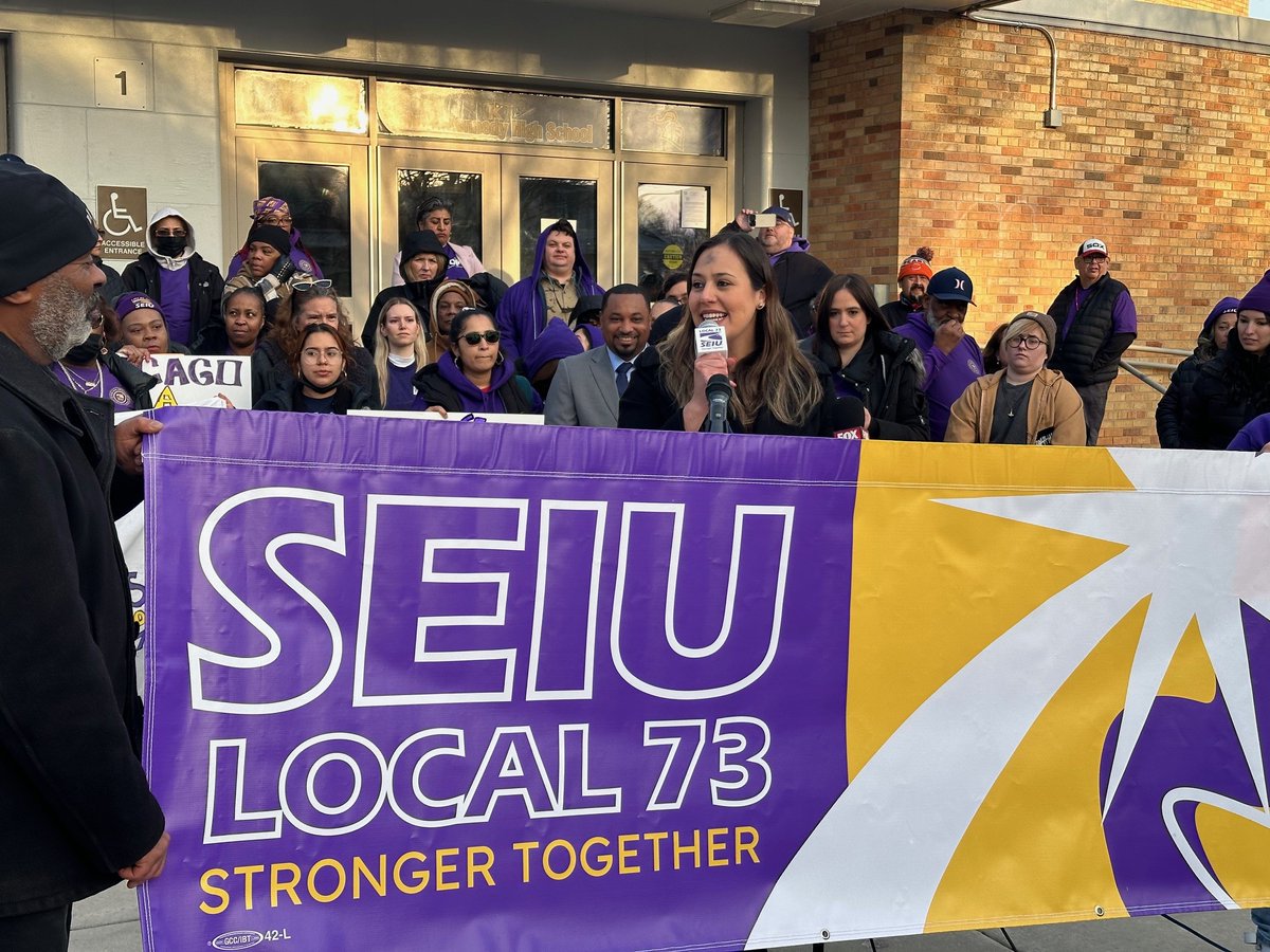 SEIULocal73's tweet photo. Thank you to @willie_preston, @AldJeylu, @RLMosley21, and former SEIU member Sonia Khalil (Candidate for State Rep. IL-36) for supporting CPS workers in their fight for a fair contract! #CPSFairContractNow #DoBetterCPS https://t.co/l1HuaPxXIM