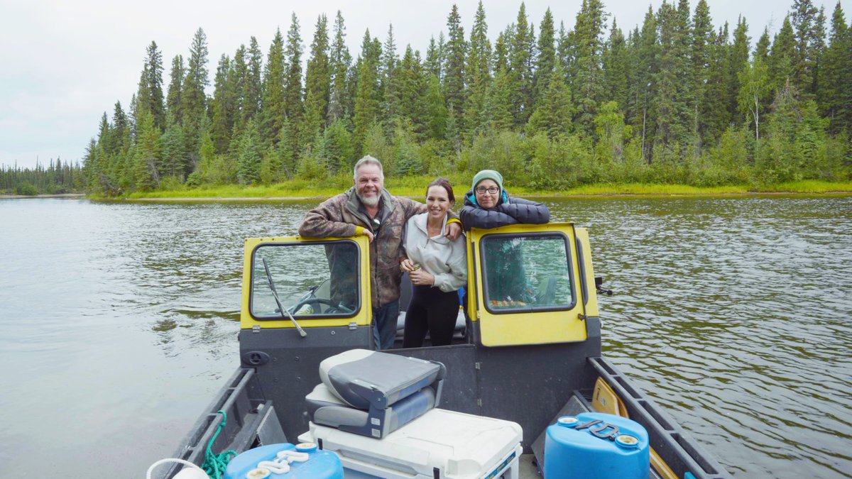 Chalkboard_TV's tweet photo. What do mushing, disco ball-spinning, gold-hunting and an annual beard competition have in common? 

@sueperkins , of course!  

Episode 2 of Sue Perkins: Lost in Alaska premiers tomorrow, Friday, 9pm on @channel5_tv. https://t.co/kR9gdUcY4X