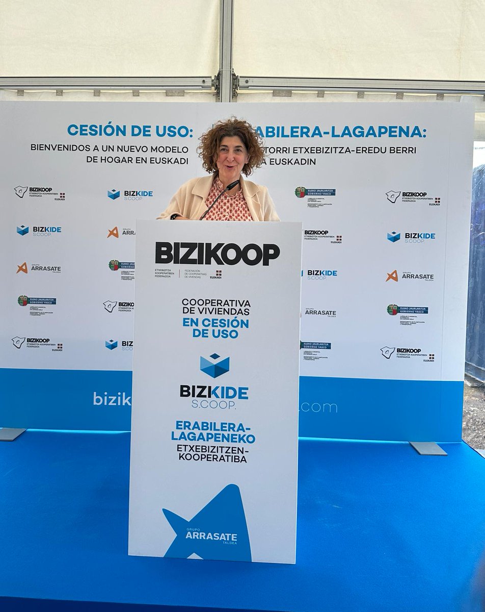 #GizarteEkonomia protagonista den ekimen berria. 

#Bizikide proiektuaren lehen harria jarri da, erabilera-lagapeneko lehen etxebizitza-kooperatiba, plan aitzindaria Euskadin. 

<a href="/Elenapeba/">Elena Perez Barredo</a> <a href="/PJaureguiF/">pedro jauregui</a>