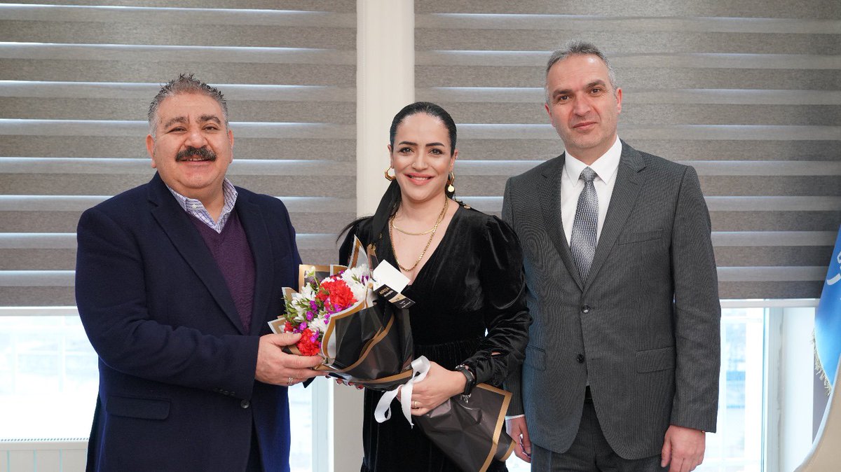 AvMuhammetSunar's tweet photo. • Belediyemiz Türk Musikisi Topluluğu Şefi Selçuk İçoğlu ve icra heyetini belediyemizde ağırladık. Yeni dönem adaylığımız için tebriklerini paylaşan kıymetli konuklarımıza, nazik ziyaretleri için teşekkür ediyorum. https://t.co/OpZD4bB5h2
