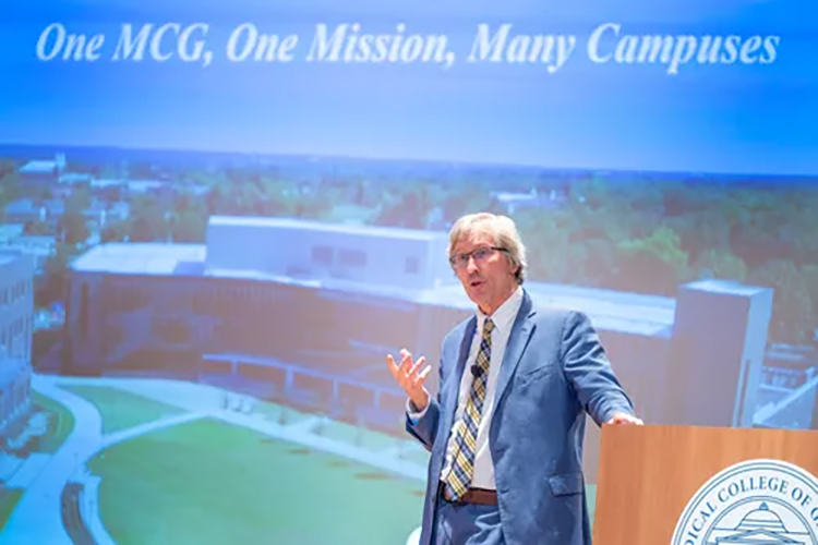David Hess, MD, dean of the Medical College of Georgia, invites you to attend the State of the College Address tomorrow at noon in the Natalie and Lansing B. Lee Jr. Auditorium.
The address will also be streamed live: loom.ly/XPtvbTA