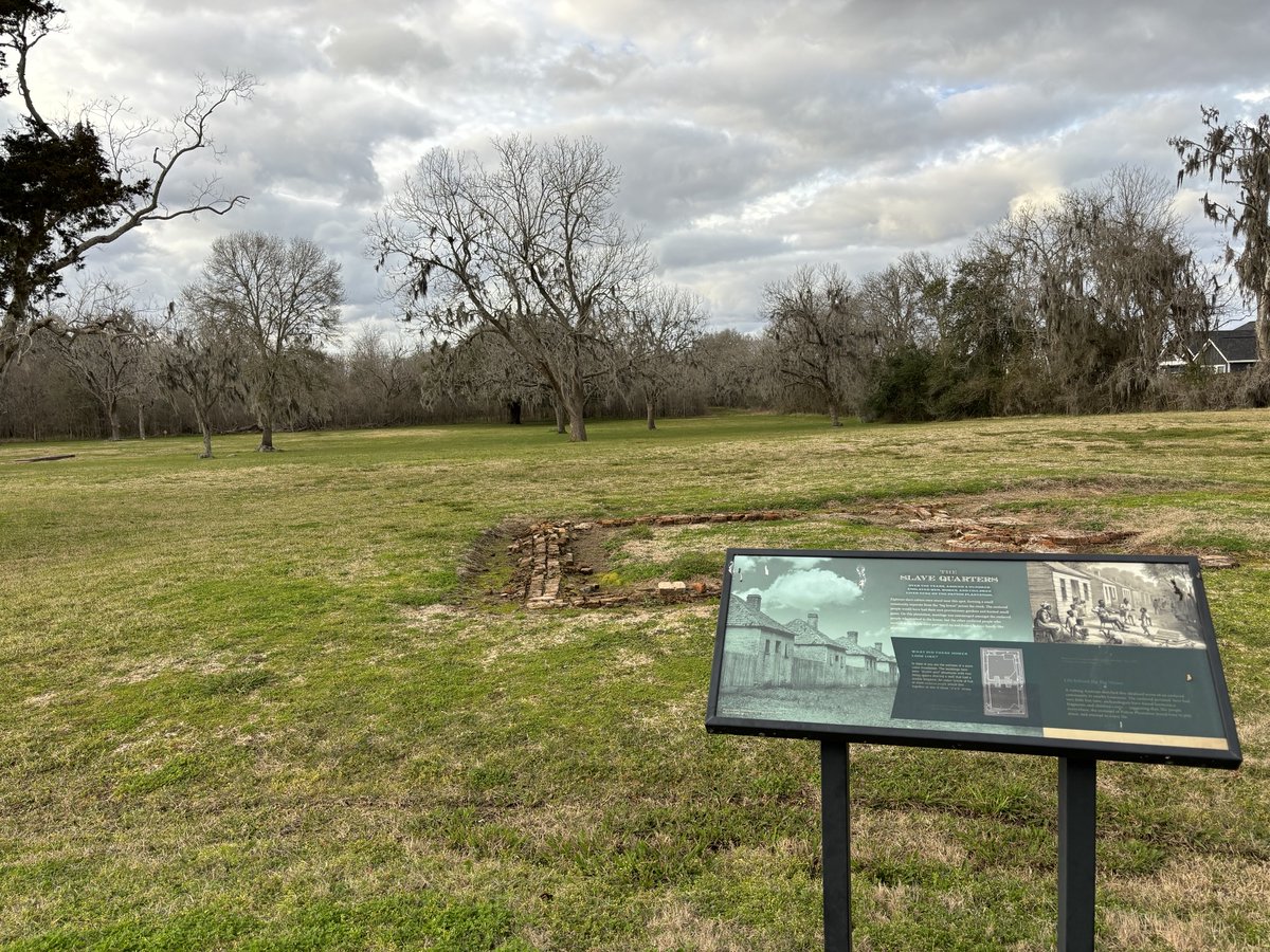 TxHistComm's tweet photo. Varner-Hogg Plantation site preserves years of history, from the families that lived and oversaw production, to the enslaved people whose life stories are only now being recovered. Management showed ED Edward Lengel some of their most important discoveries. #TexasHistory https://t.co/4qQohst8nh