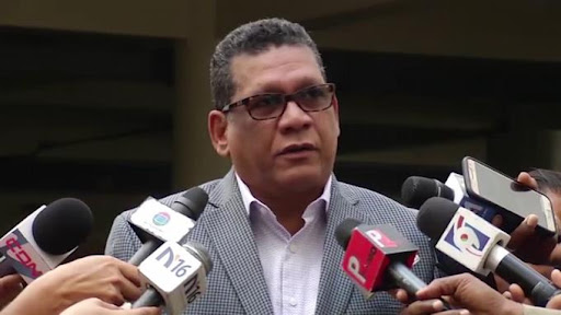 SinCortapisa_'s tweet photo. #SinCortapisa Dirigente de FP Rubén Maldonado: 4 años ausentes ahora aparecen, cójanle to’ y vótenle en contra”.

LEA MÁS👉https://t.co/4gHiDiYWs6 

Cc. @FPcomunica 

#FuerzaDelPueblo #DomingoContreras #RescateRD #ElPLD #Leonel #CarlosGuzmán https://t.co/ZMdmQh5Nsq