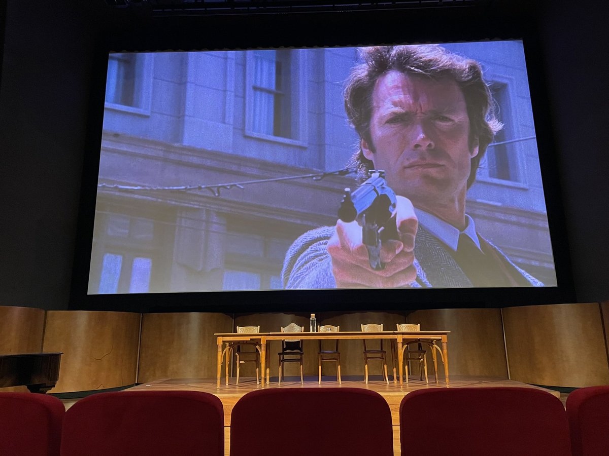 pronoluca's tweet photo. Dirty Harry al #Modernissimo https://t.co/sVYcPuKEnm