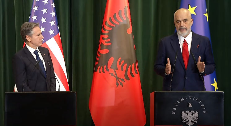 kos_data's tweet photo. 🇦🇱🇽🇰 Albanian PM Edi Rama sends a message to Kosovo during his press conference with US Secretary of State Antony Blinken:

"It is important especially for Albanians of Kosovo to remember that without the USA there could not be an independent state of Kosovo."

He added that Kosovo's should be coordinated with the US and other allies.