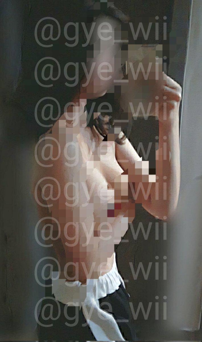 gye_wii's tweet photo. 달달이하는거 영상 찍었는데 자세가 안나와서 너무 이상하당... 어떻게 찍는고지

달달이가 좋은데 끝나면 현타와,,,,
누가 묶어놓고 머리끝부터 발끝까지 애무해줬으면 좋겠따,,,

#ㅅㅌ #맘눌피 #스위치 #에세머 #팔로우 https://t.co/ct6Wu3aiAO