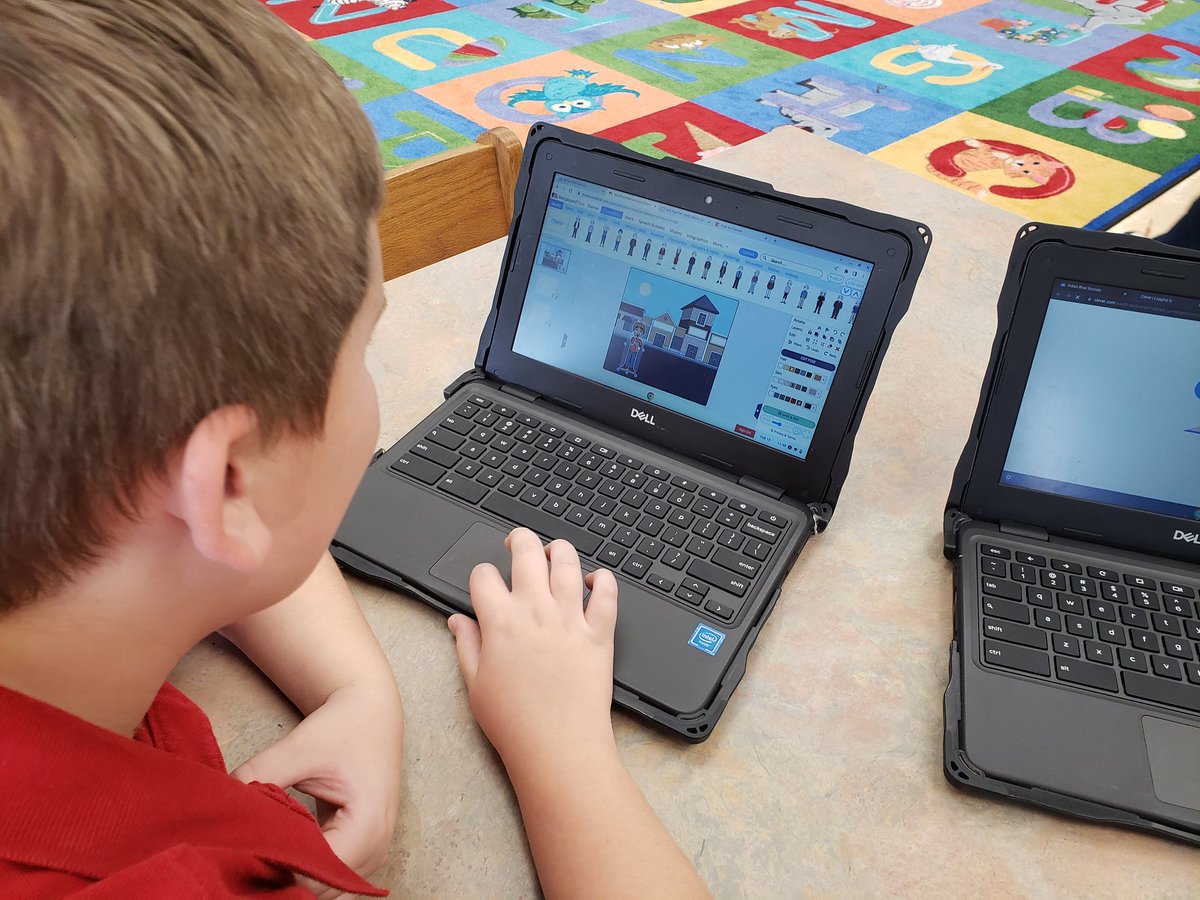 DianeParentela's tweet photo. 5th grade Ss using @StoryboardThat during #DLDay2024 to create scenes about pets after the #ssyrajr Not That Pet! story @MagnetOsceola @IRCSchools @IT_SDIRC #SoarHigh #ShineBright https://t.co/iH5UPvf0xl