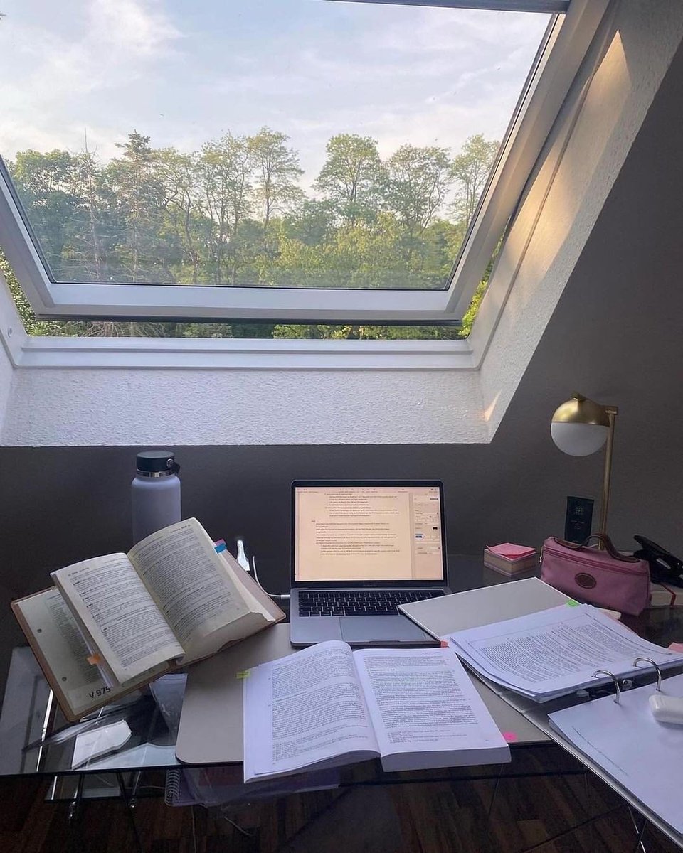 Internet es un universo de maravillas.

He dedicado los últimos años a recopilar las mejores páginas web.

Te dejo mi selección de las 10 mejores.

🔖Imprescindible guardarlas: