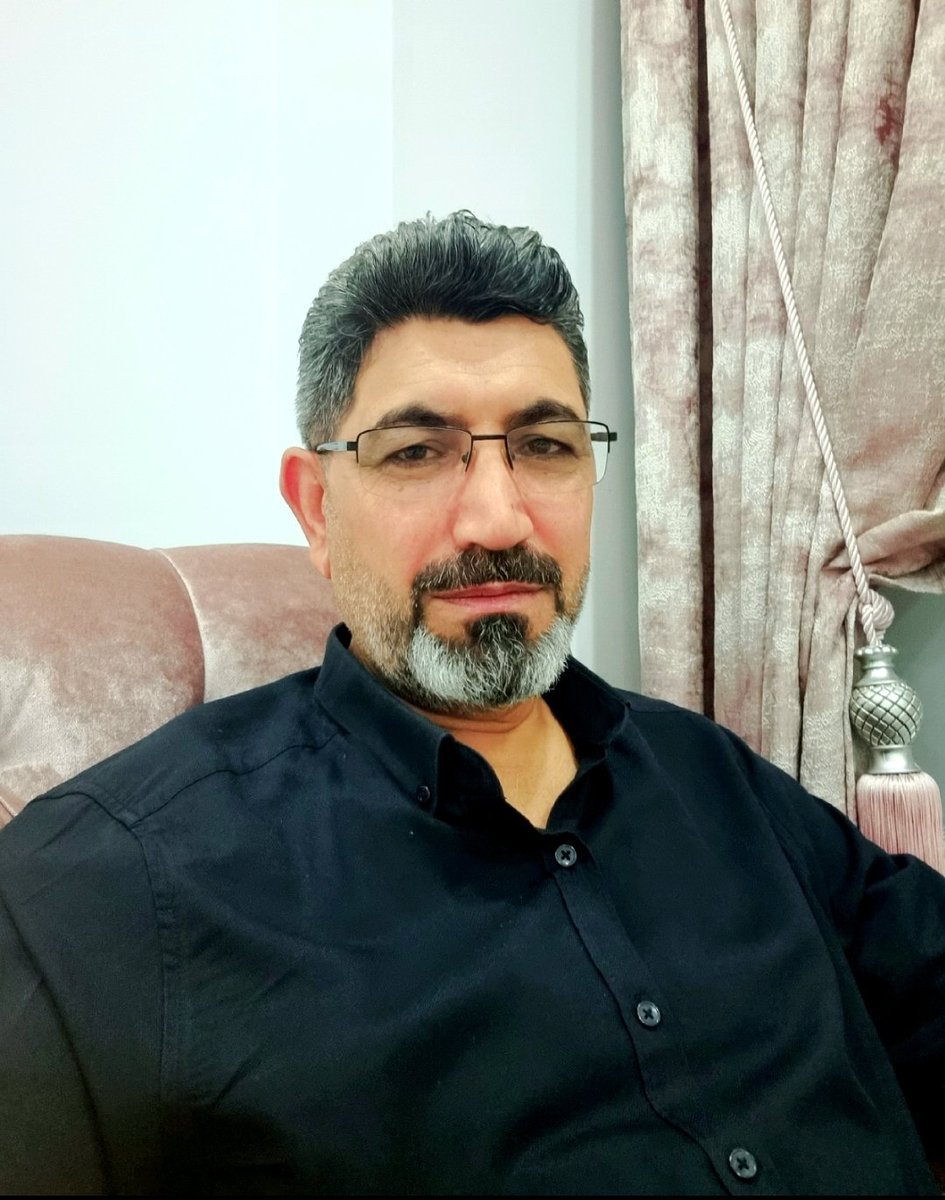 Dost gül gibidir,Yusuf'a benzer,kokusunu almaya bir Yakup ister,
Dostluğu Allah korur, kurda yem etmez,
Dost gönülden oldu mu
gözde gerekmez,
Gönlümüze taht kurmuş, güzel dostlara selam olsun..
Selam ve Dua ile,  
Geceniz Hayırlı,Cumanız Mübarek olsun..!