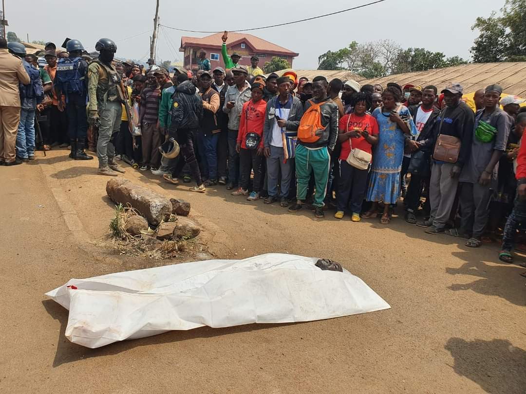 Amba News Line (@amba_newsline) on Twitter photo #Ambazonia: One month ago Cameroun #ISIS forces #attacked Mbingo #hospital and took out an Ambaforce #General who was wounded in a #battle and was receiving treatment.They killed him and displayed his body for shame. <a href="/hrw/">Human Rights Watch</a> <a href="/amnesty/">Amnesty International</a> <a href="/ilariallegro/">ilaria allegrozzi</a> Amba will respond with forces. #Ambazonia: One month ago Cameroun #ISIS forces #attacked Mbingo #hospital and took out an Ambaforce #General who was wounded in a #battle and was receiving treatment.They killed him and displayed his body for shame. <a href="/hrw/">Human Rights Watch</a> <a href="/amnesty/">Amnesty International</a> <a href="/ilariallegro/">ilaria allegrozzi</a> Amba will respond with forces.