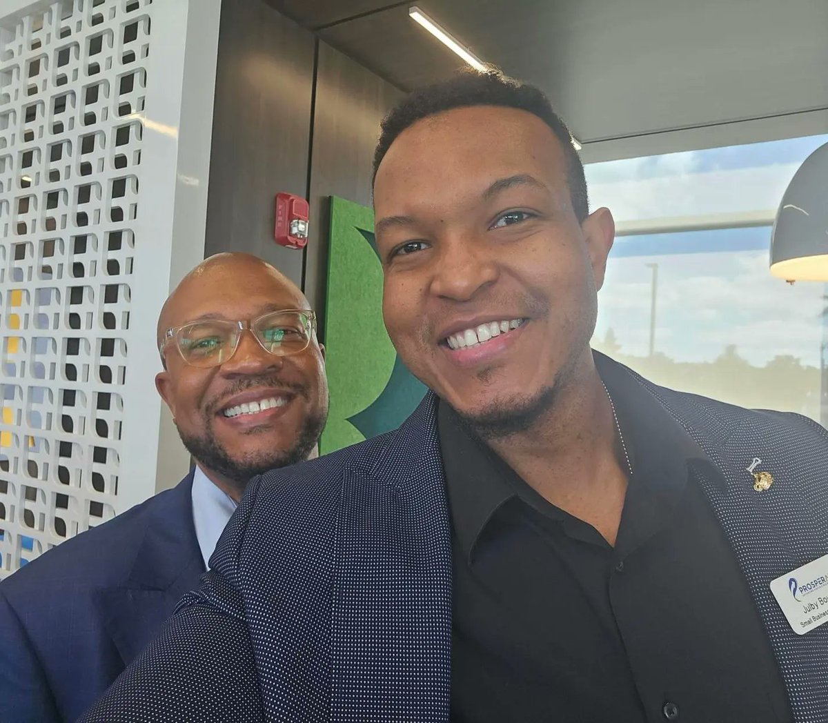 ProsperaUSA's tweet photo. 🌟 Congratulations to our valued partners, @FifthThird, on the occasion of inaugurating their latest branch in #Jacksonville! We had the privilege of participating in the ribbon-cutting ceremony at the new Fifth Third Bank branch in St Johns. 👏
#ProsperaPartners #53better https://t.co/0E91XrKObS