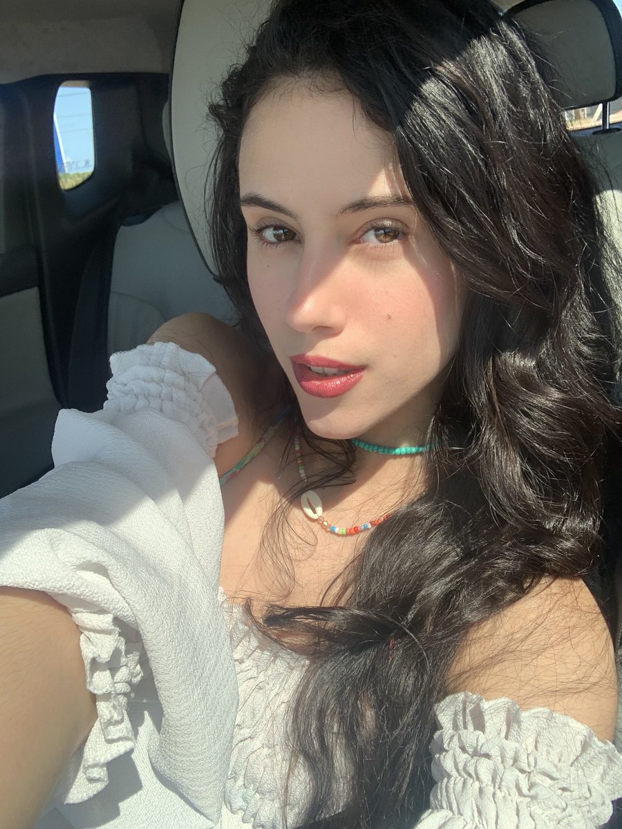 studyavocado's tweet image. pareço ser a dona do meu perfil? 😎