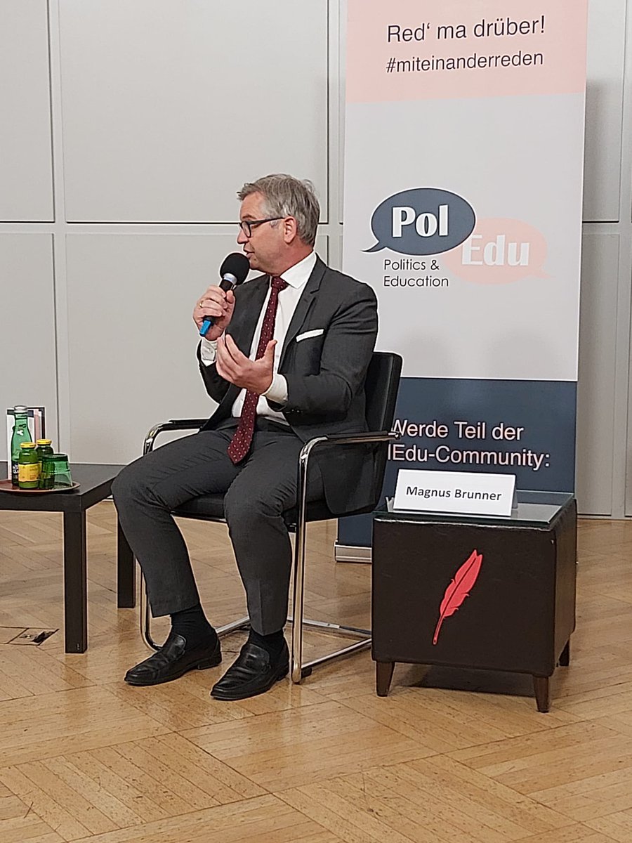 CLUB_ERIC (@clubericnetwork) on Twitter photo ERICs und <a href="/MartinaMSchwarz/">Martina Schwarz</a> treffen auf <a href="/magnusbrunner/">Magnus Brunner</a> 
Spannender Gesprächsabend im Presseclub Concordia💡💬#Finanzbildung #Wirtschaftsbildung ERICs und <a href="/MartinaMSchwarz/">Martina Schwarz</a> treffen auf <a href="/magnusbrunner/">Magnus Brunner</a> 
Spannender Gesprächsabend im Presseclub Concordia💡💬#Finanzbildung #Wirtschaftsbildung