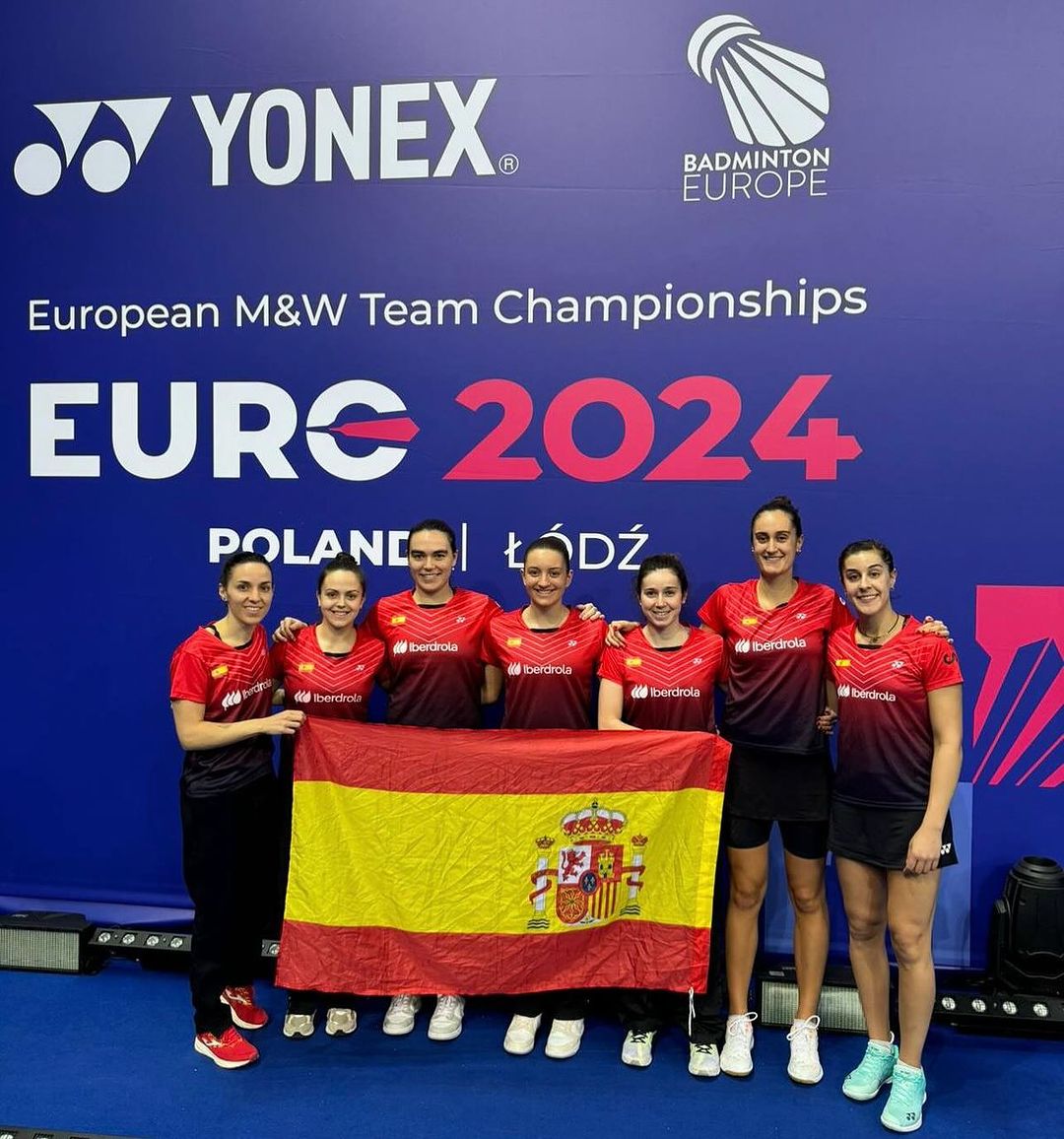 🏸#Badminton Europeo equipos ♀️ Lódź 🇵🇱

España 🇪🇦 3-2 🏴󠁧󠁢󠁳󠁣󠁴󠁿 Escocia 

❌️ <a href="/CarolinaMarin/">Carolina Marín</a> 0-2 🆚 Gilmour
✅ <a href="/clarazurmendi/">Clara Azurmendi</a> 2-0 🆚 Sugden
✅ <a href="/BeaCorrales/">Beatriz Corrales</a> 2-0 🆚 Stalker
✅️ <a href="/pau_lop_/">Paula López</a> / <a href="/lucia_rgguez/">Lucía Rodríguez</a> 2-0 🆚 Andrew/Gilmour
❌️Clara Azurmendi/Bea Corrales 0-2 🆚 Macpherson/Torrance
