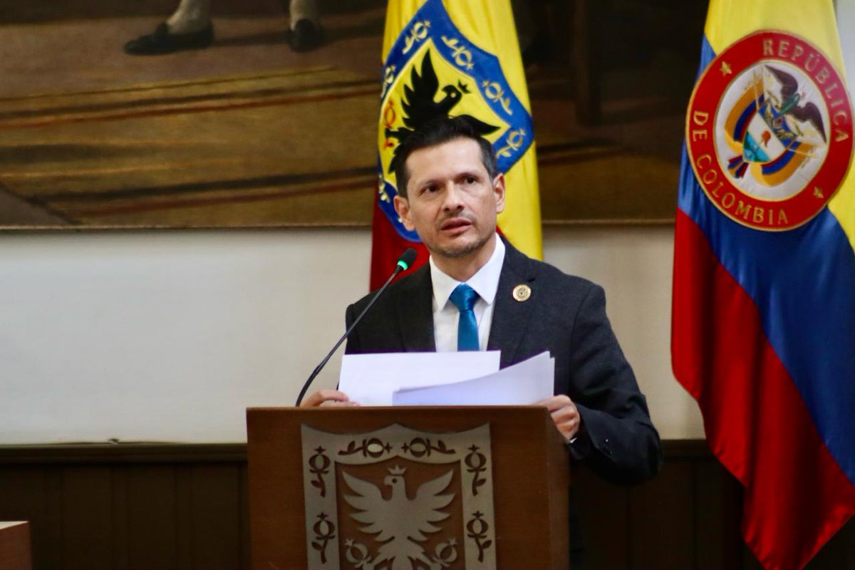 #EsNoticia | A esta hora el Partido Mira, hace riguroso análisis y control político a la situación del abuso sexual infantil en la ciudad. "Bogotá no tiene una política pública para la prevención del abuso sexual infantil" HC Samir Bedoya. <a href="/SamirBedoya/">Samir Bedoya Piraquive</a> <a href="/Fapuentess/">Fabián Puentes</a> <a href="/PartidoMIRA/">Partido MIRA</a>