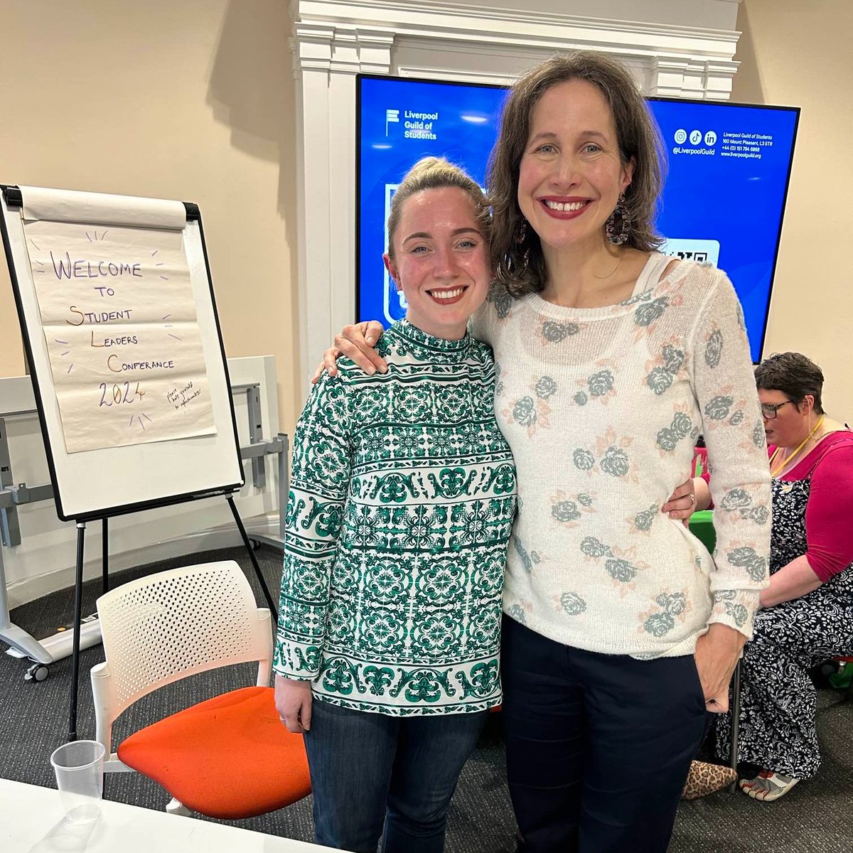 It was uplifting to be part of the Student Leaders Conference @LiverpoolGuild today! My fellow panellists included Hannah from @ActionTutoring (pictured w/ me) Vanessa, Ema & David, @DiabetesUK @ChoirwithNoName @GoodGymLpool @WhitechapelLiv , respectively.