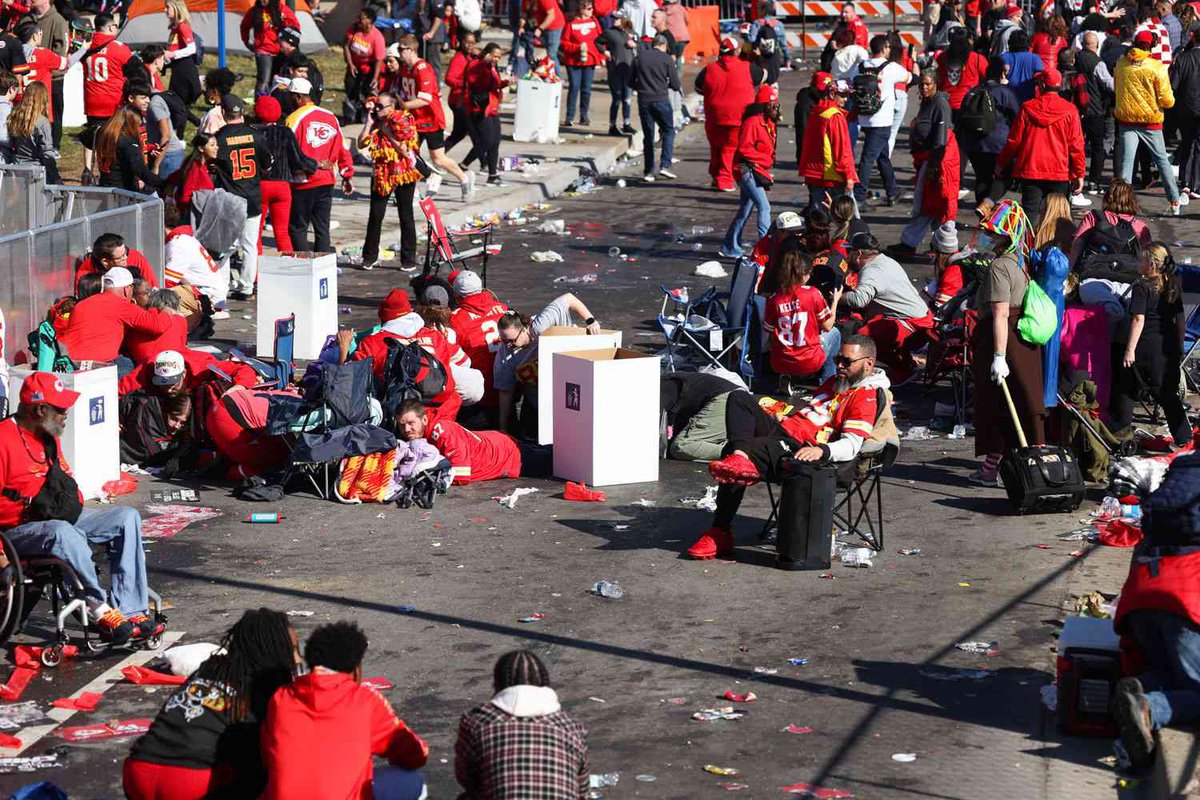 SaycheeseDGTL's tweet photo. Kansas City Police now say at least 22 people were shot at the Chiefs’ parade. Half of the victims were under 16 years old. https://t.co/B4Phm2wFdC