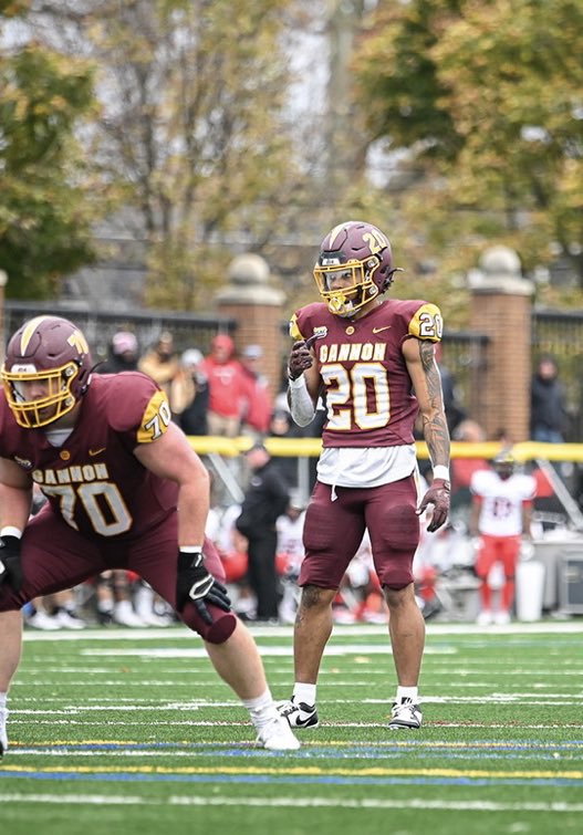 donnymarcuss's tweet photo. Officially in the Transfer portal as a Grad-transfer with 2 years of eligibility remaining. 

All PSAC west 
182 attempts 
994 rushing yards 
5.1 a carry 

27 catches 
243 yards 
1237 all purpose yards 
https://t.co/dxvL7IWPcM https://t.co/wByNLuBmsg