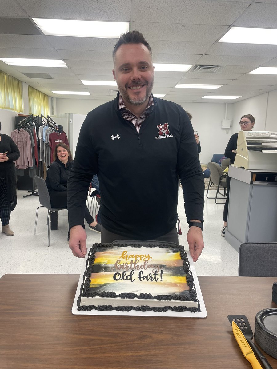 HAPPY 40th <a href="/PrincipalGuehne/">Alan Guehne</a>  

Students and staff dressed in their finest ⚫️
🎸1984 hit music rockin’ during passing periods 🎶
400 mini birthday 🧸s delivered

Put on your 🕶️ (At Night?) and have some cake ya old man! 🎂