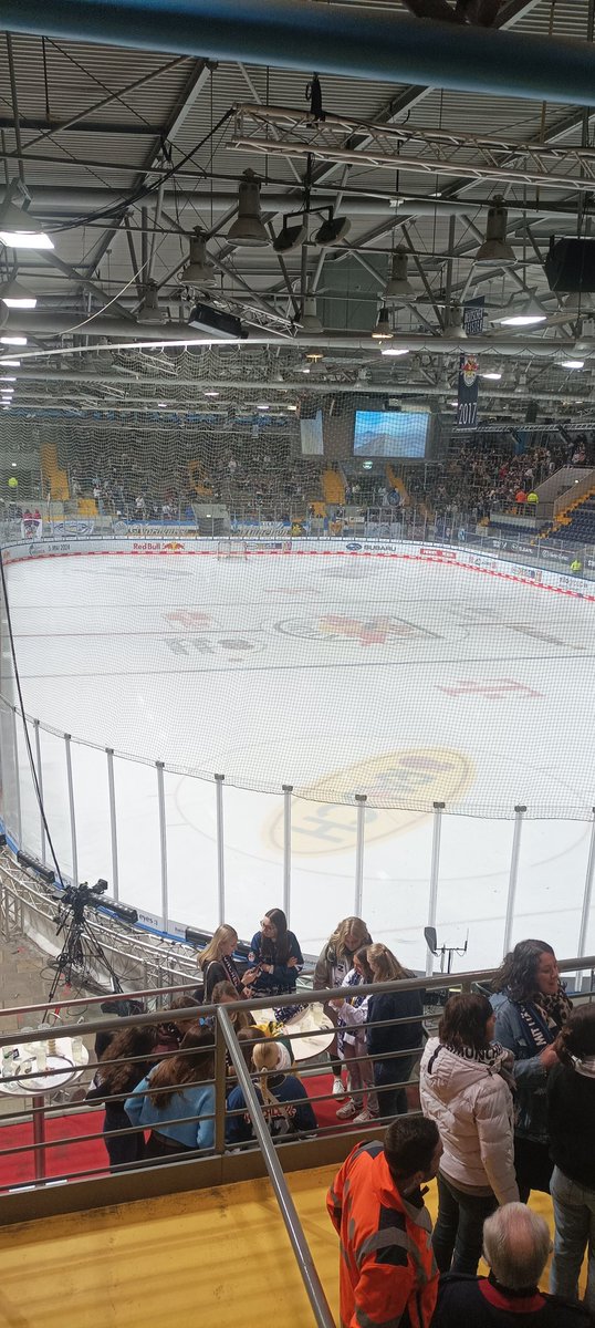 sgdtommy1953's tweet photo. Dann starten wir mal unseren Run... Ab jetzt 🤍🩵
#RBMvsSWW https://t.co/z8pil7gfcQ