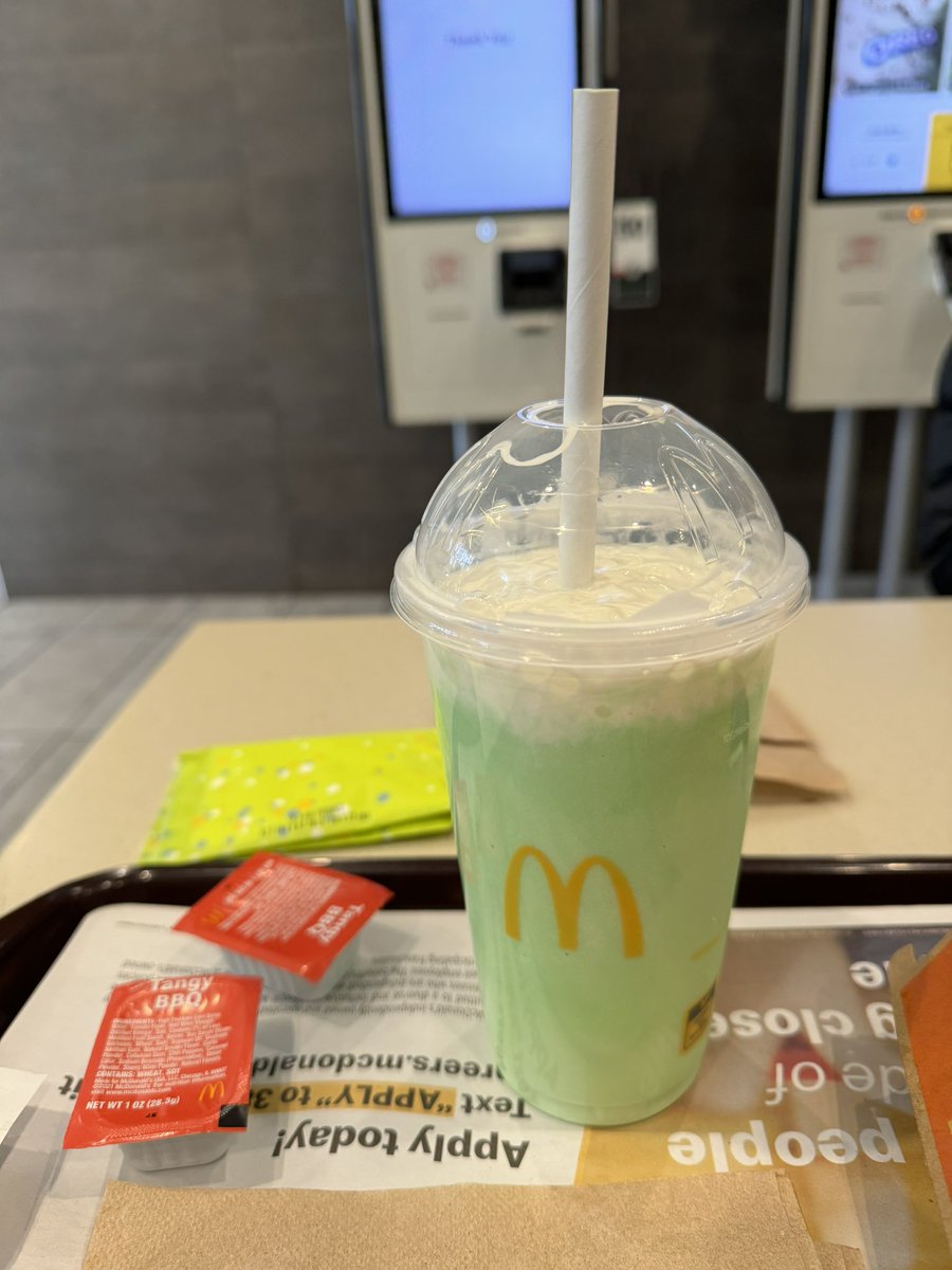 #ShamrockShake @McDonalds 🍀🤤