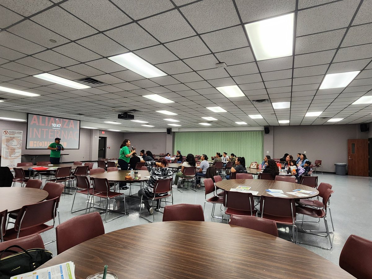 Ely__Godoy's tweet photo. Parent Leadership Academy in session this morning, Diversity &amp; Legal Rights. Our parents learning about their legal rights. @AldineISD @drgoffney @DrFavy @DrZelayaSpeaks @delgadong94 @Aldine_Bil_ESL @MariaRe53304919 #ParentsLeadingOtherParents #SusDerechos #PLA #MyAldine https://t.co/IFyp2YyUPs