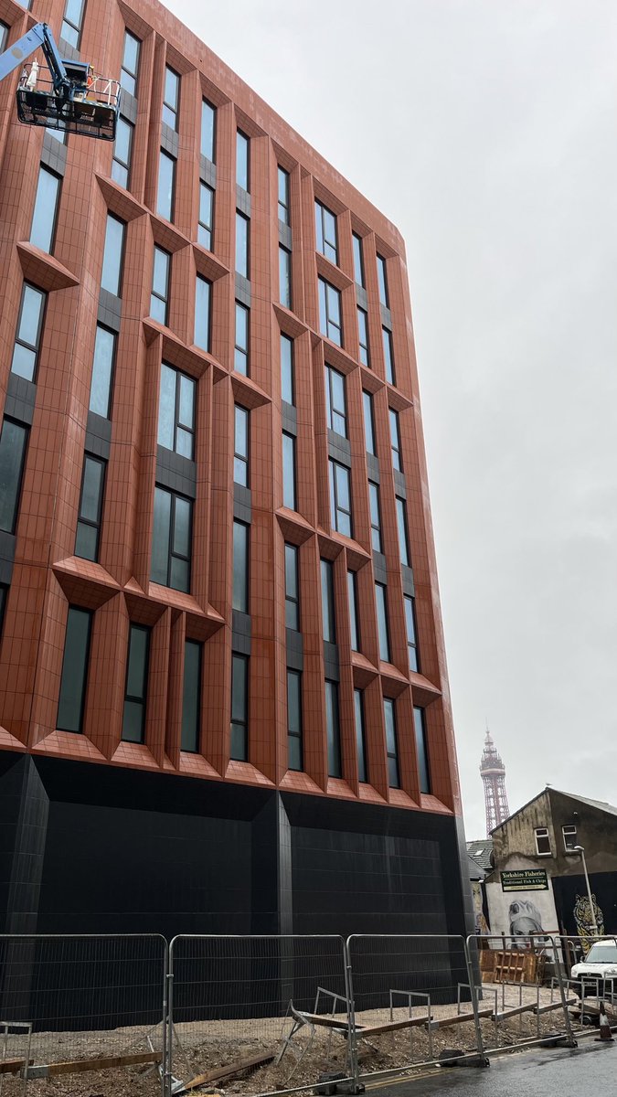 Facades taking shape at king street Blackpool. ⁦<a href="/MakeArchitects/">Make Architects</a>⁩ ⁦@muse_places⁩ ⁦<a href="/VINCI/">VINCI</a>⁩ ⁦<a href="/ThorpPrecast/">Thorp Precast</a>⁩