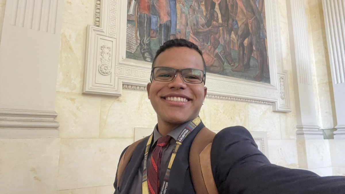 Matheo de niño en el congreso, Matheo con 19 años dentro del congreso.
