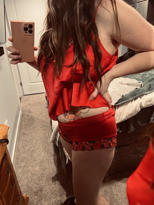 🔥Thirsty Thursday🔥  🤍Drop Your Sexy Toys Pics &amp; Videos In The Comments🤍 🍆🍒 | Will Repost All Of The Replies Repost