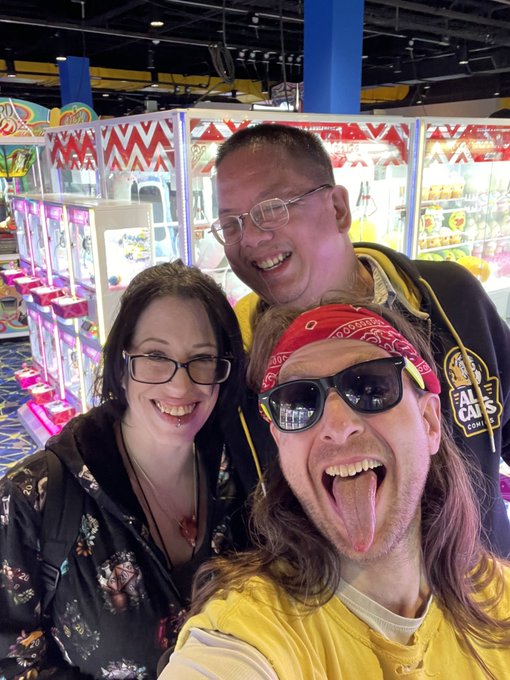 Ran into a couple of wise guys last night. @WyzGyzTweets @PipersAdventure https://t.co/4SQAaHQyl9<a class="tags" target="_blank" title="On Twitter" href="/?out=eyJ0eXAiOiJKV1QiLCJhbGciOiJIUzUxMiJ9.eyJpYXQiOjE3MjU3MTY2ODAsImlzcyI6InR3cG9ybnN0YXJzLmNvbSIsIm5iZiI6MTcyNTcxNjY4MCwiZXhwIjoxNzU3MjUyNjgwLCJyZWRpcmVjdF91cmwiOiJodHRwczovL3R3aXR0ZXIuY29tL1d5ekd5elR3ZWV0cyJ9.ZSOG20yM1idqlvIX8iPzE-FJ-rq5e7gMC7Yxr5DFFFb5mAdlUVLV8K1XEaxErC5n_ANdGCLji0bbIgC0a-BRKg">@WyzGyzTweets</a><a href="/tag/happyskynetday"class="tags"><span>#happyskynetday</span></a>