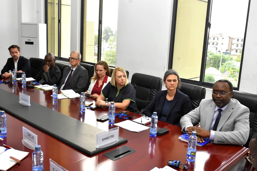 Jeudi 15 février 2024: Avec la délégation  de la Banque Mondiale(BM) conduite par  Albert G ZEUFACK et composée des spécialistes seniors et multisectoriels, nous avons passé en revue le développement du Projet INGA comme pilier principal du Plan Directeur d'Industrialisation(PDI)