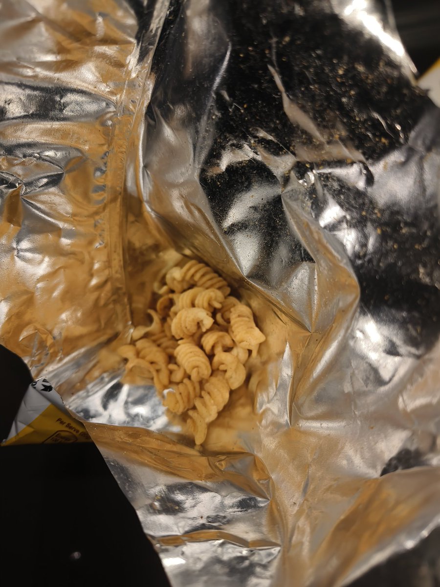 SwarangiJoshi's tweet photo. 20% extra fresh air in packet of kurkure!!!
80% less content in packet
Guys we are paying for air!!!!!!!
#Kurkure #pepsico #air https://t.co/jsCtPqS1PJ