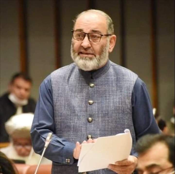 JiismailB's tweet photo. بہت دلچسپ حقائق سامنے لے ائے- یہی پی ڈی ایم و سربراہ پی ڈی ایم بار بار محترم امیر جماعت سراج الحق صاحب کو کہتے رہے کہ  ہمارے ساتھ اتحاد میں شامل ہوجائے لیکن قائد محترم کا بہترین فیصلہ جماعت اسلامی کو اس باجوہ+فیض  اتحاد سے دور رکھا
جماعت پر کیا کیا بہتان لگائے گئے،قیادت کی 1/2👇 https://t.co/HcxFXi8TkT