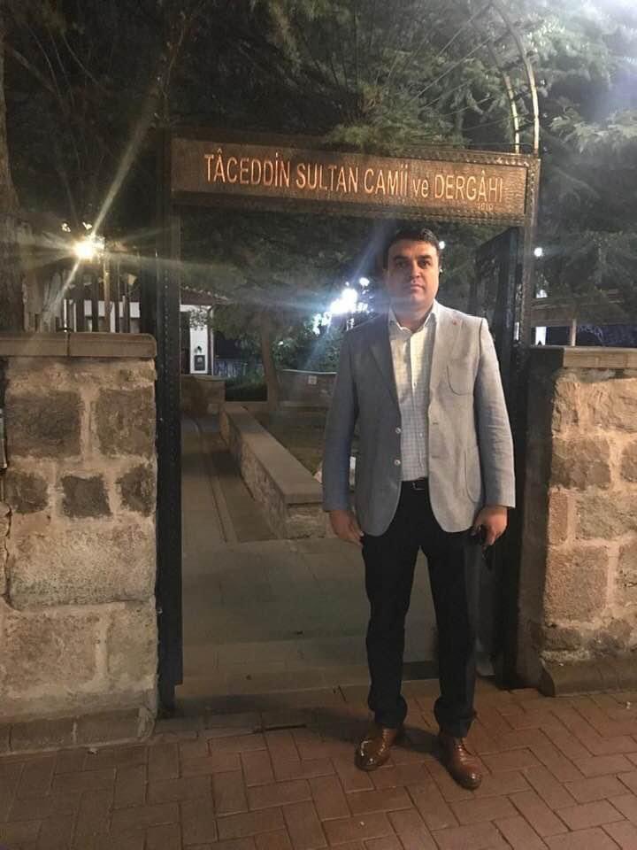 Seçimler kavga aracı olmasın. Sel gider kumu kalır. Bu seçimde gidecek ama siz arkadaş, akraba, komşu olarak kalacaksınız.
Seçim bitince birbirinize selam verecek kadar aranızda bir nezaket bırakın.
                   “Muhsin Yazıcıoğlu “