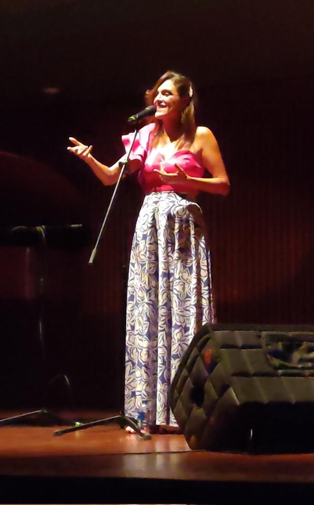 Miguell_817's tweet photo. La música, literalmente, me ha salvado la vida. Proporciona compañía cuando no la hay, comprensión dónde hay confusión, consuelo dónde hay angustia y energía pura y no contaminada donde hay una cáscara hueca de quiebres y fatiga. https://t.co/8oPUm4Co4y