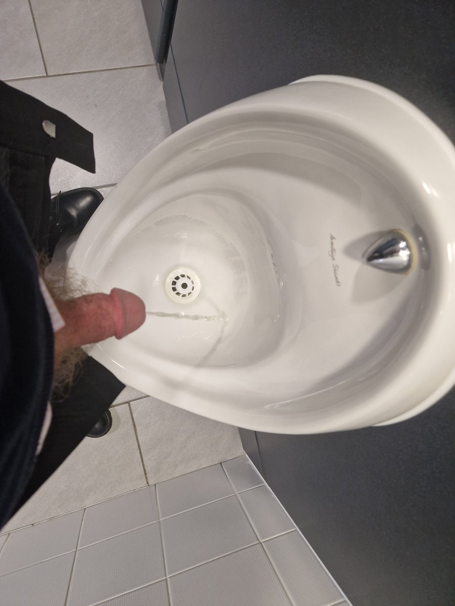 JimboDingle's tweet photo. Peeing in the urinal earlier #Pee #Peeing #Urinalpee #GuyPee #Malepee #Toilet #Toiletpee #Cock #Dick https://t.co/PUWj8IICr2