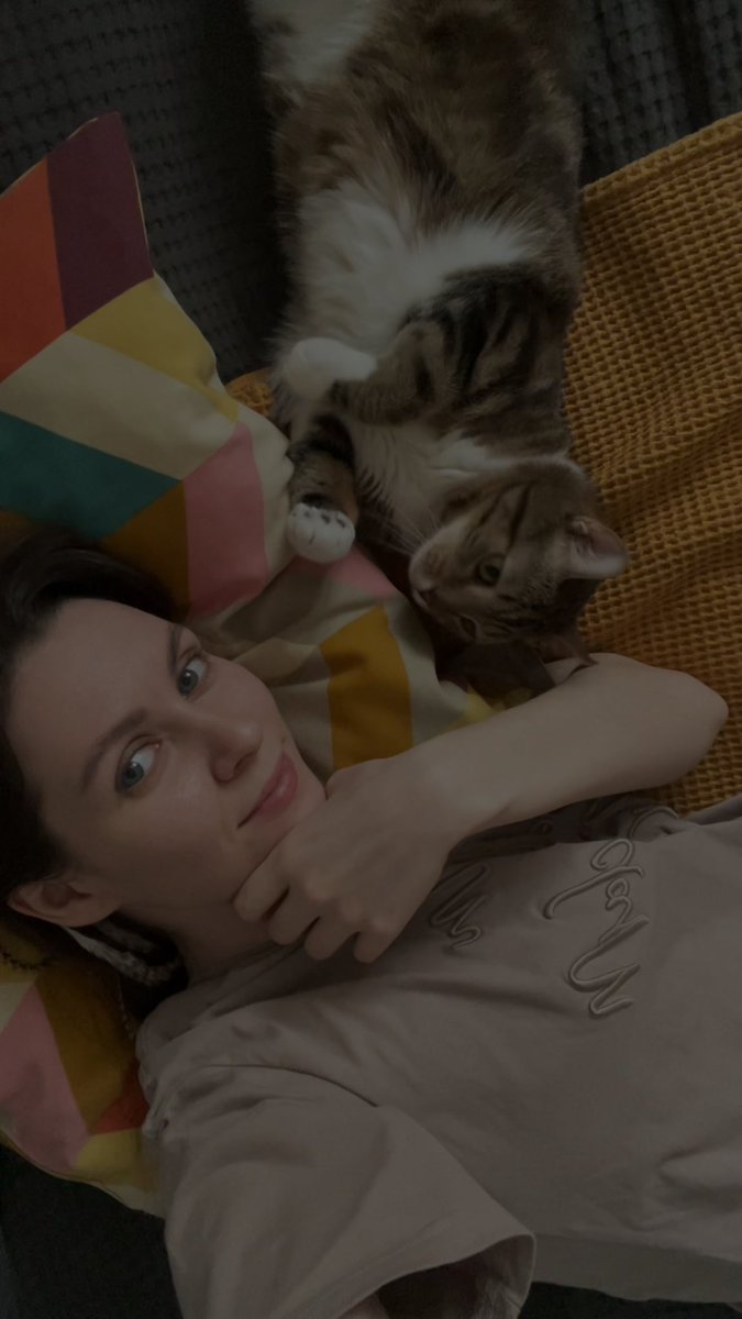 GN ✨

I got sick and disappeared. Ens treated me as best he could, everything is fine now