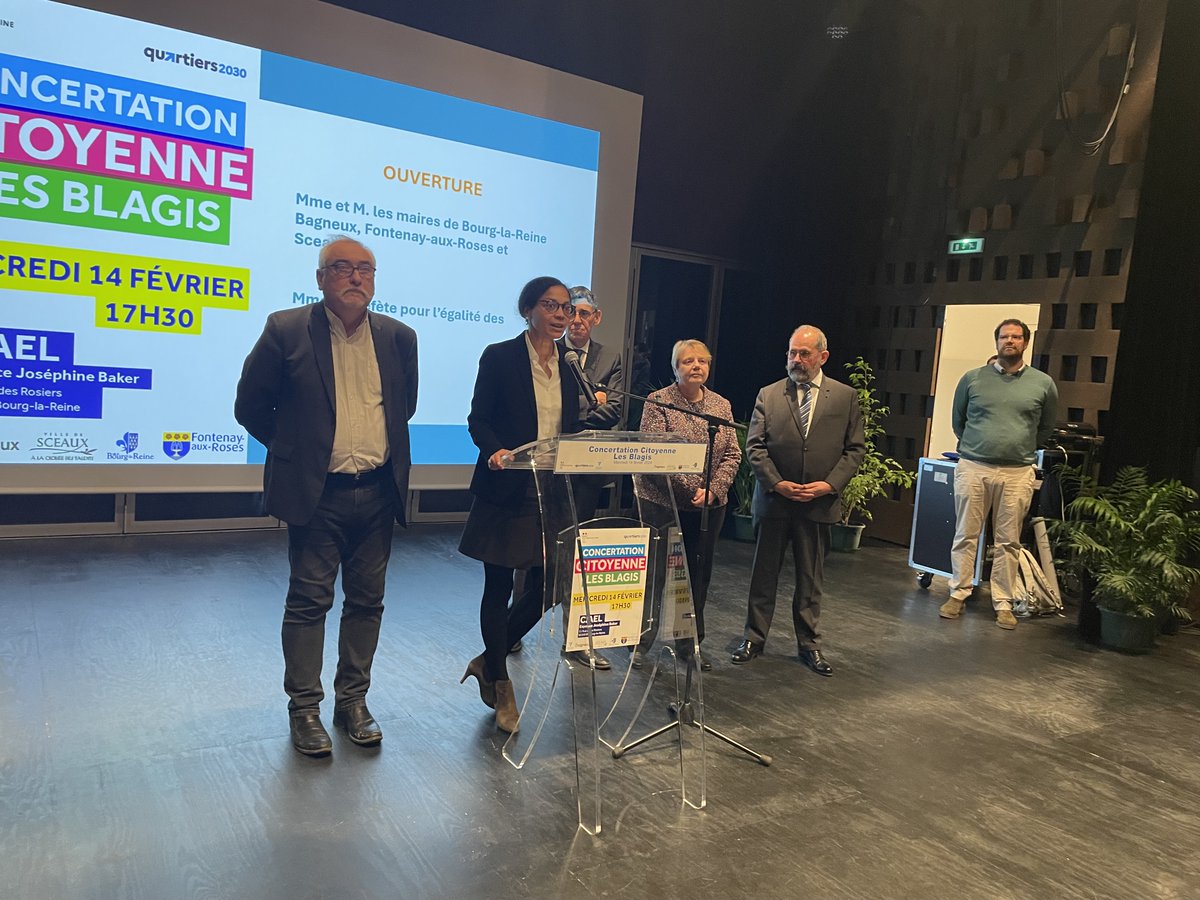Prefet92's tweet photo. La préfète déléguée #ÉgalitéDesChances N. Baptista ouvre la concertation citoyenne du #QuartierPrioritaire des Blagis à l’espace Joséphine Baker de Bourg-la-Reine, aux côtés des maires @Ville_de_blr @Ville_de_Sceaux @VillesdeBagneux et @fontenay92
#ContratEngagementQuartier2030 https://t.co/ed9NsOr8Ya