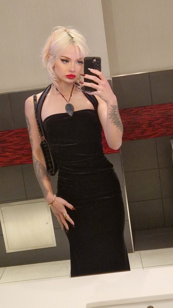 Happy Galentines. Its my bday tomorrow 💝