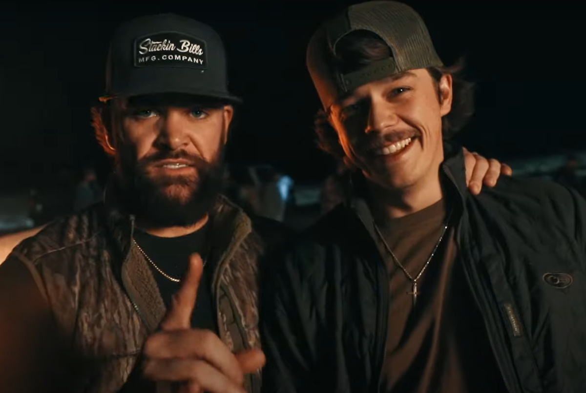 Exclusive: <a href="/_dylanmarlowe/">Dylan Marlowe</a> &amp; <a href="/DylanScottCntry/">Dylan Scott</a> Go Behind the Scenes of ‘Boys Back Home’ Music Video

WATCH: 

countrynow.com/exclusive-dyla…