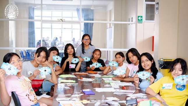 CINCIAMDD's tweet photo. En el #DíaDeLaNiñaYLaMujerEnCiencia capacitamos a niñas en #MadreDeDios, fortaleciendo su empoderamiento en el ámbito científico. Nos enorgullece esta emocionante colaboración entre #UNAMAD, @CINCIAMDD, @SERNANP, @WakeForest  y @USAIDPeru 

Lee aquí: https://t.co/ATyS44LO6X https://t.co/DUlRodHY2P